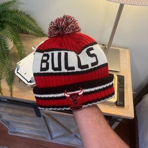 New era bulls Pom Pom hat
